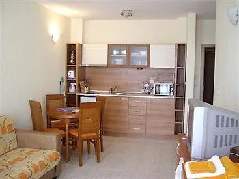 Pollo Resort Napospart Apartmanhotel