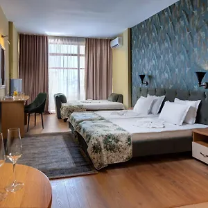 2* Hotel Avenue